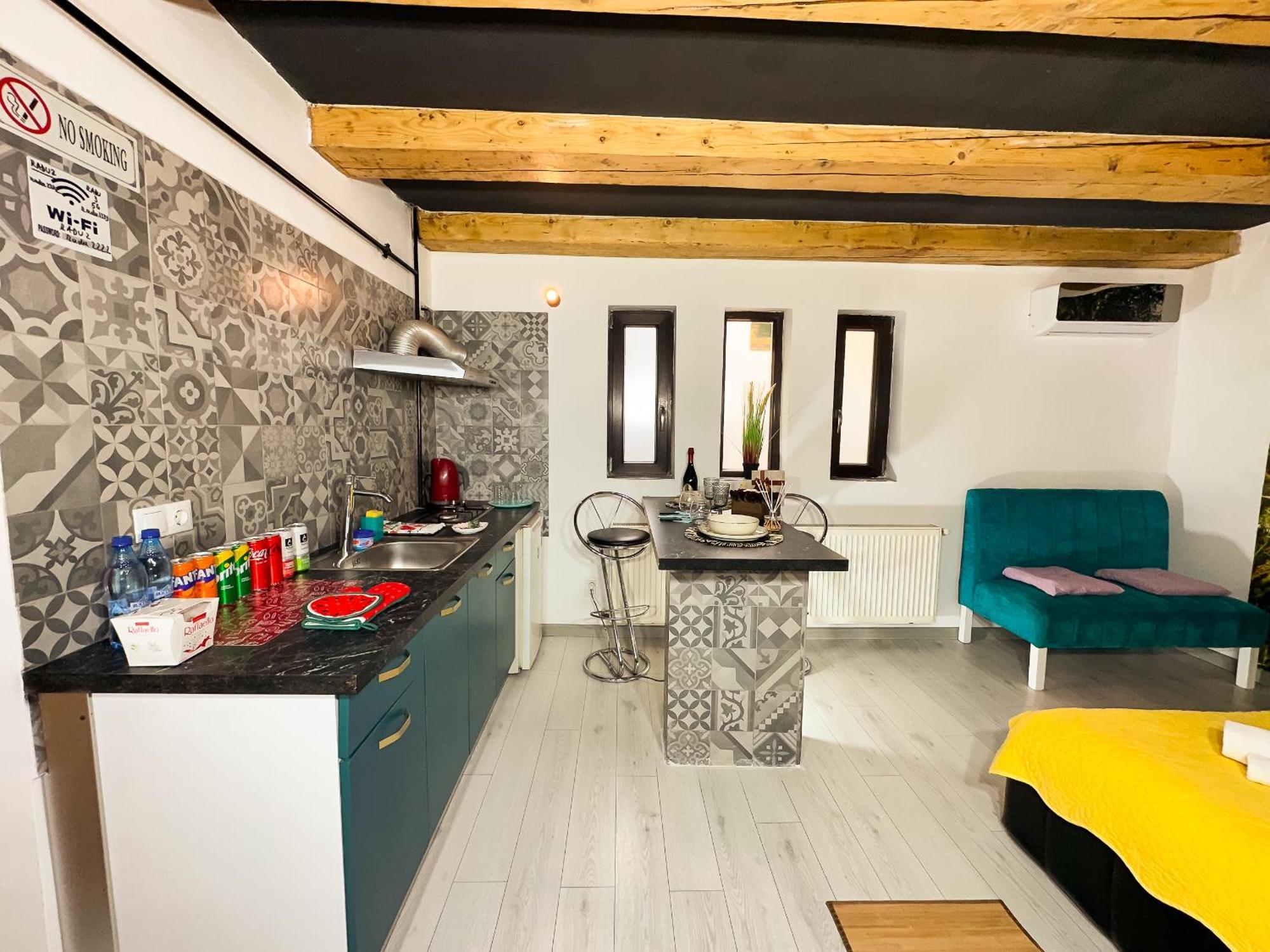 Venus Central Lux Studio Craiova Kültér fotó